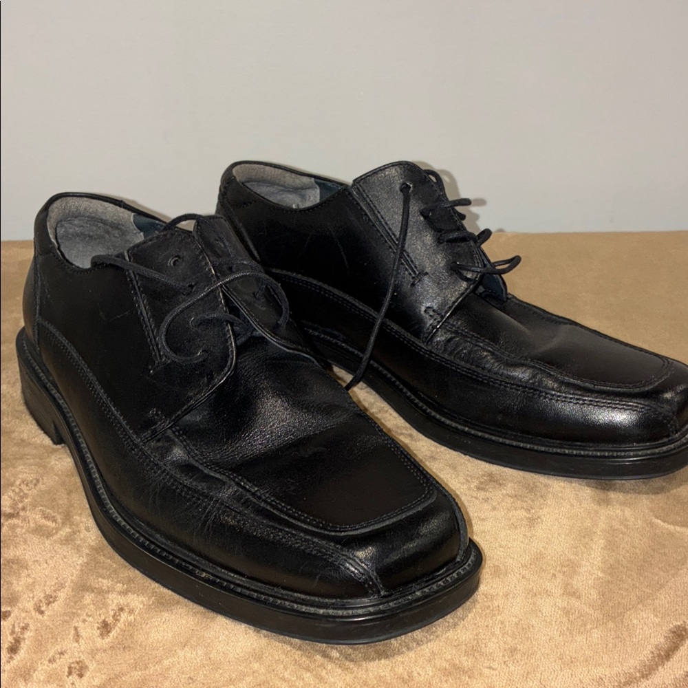 Dockers Black Leather Oxfords